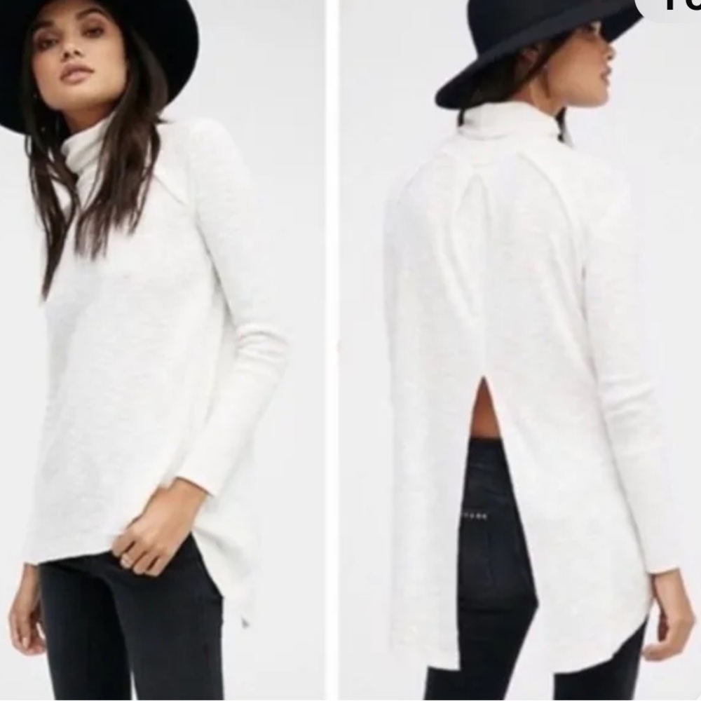 WE THE FREE SPLIT BACK OVERSIZED TURTLENECK LARGE